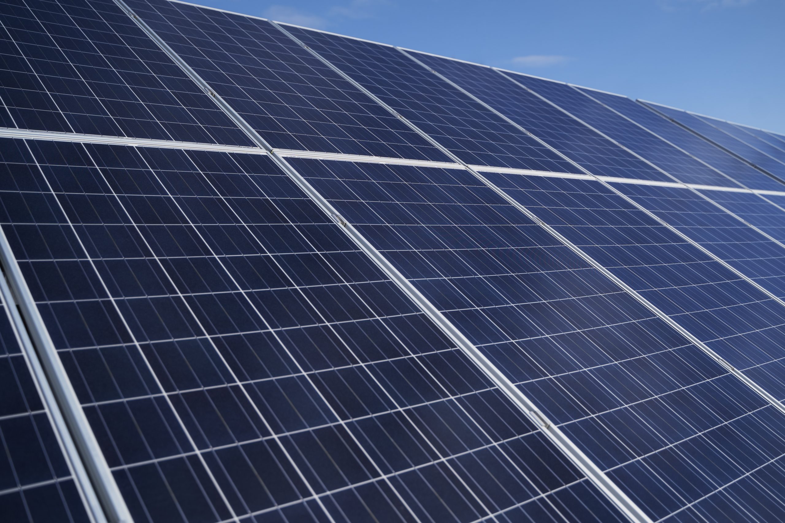 disposition-des-panneaux-solaires-a-faible-angle